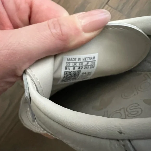 Adidas Samba OG Beige Sneakers - Picture 4 of 4